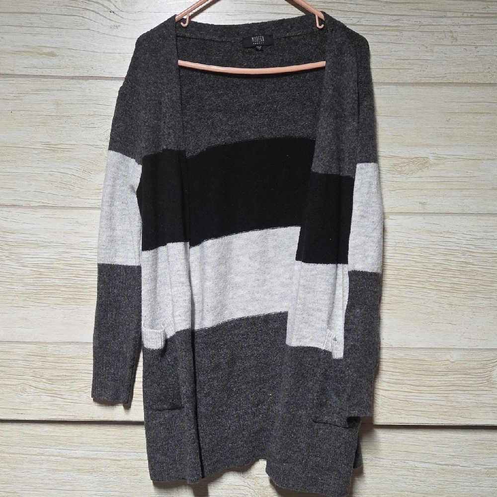 Stylish Women's Colorblock Cardigan